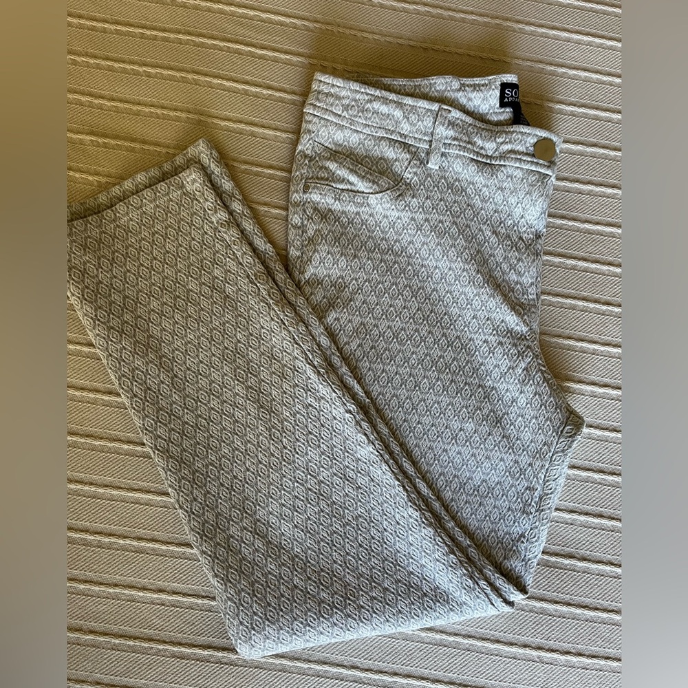 Soho Apparel LTD size 14P